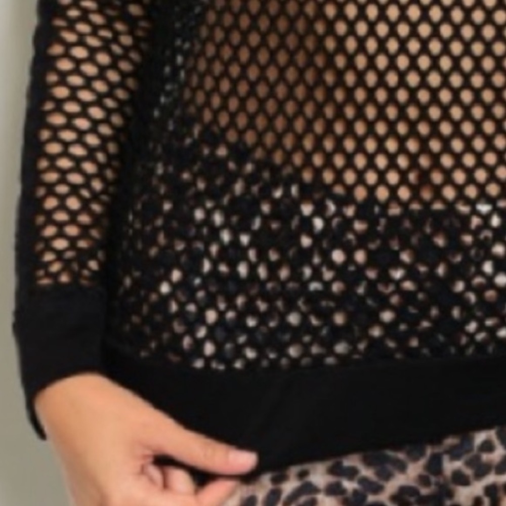 LAST ONE Black mesh top w/crew neckline sz Medium - Picture 6 of 8